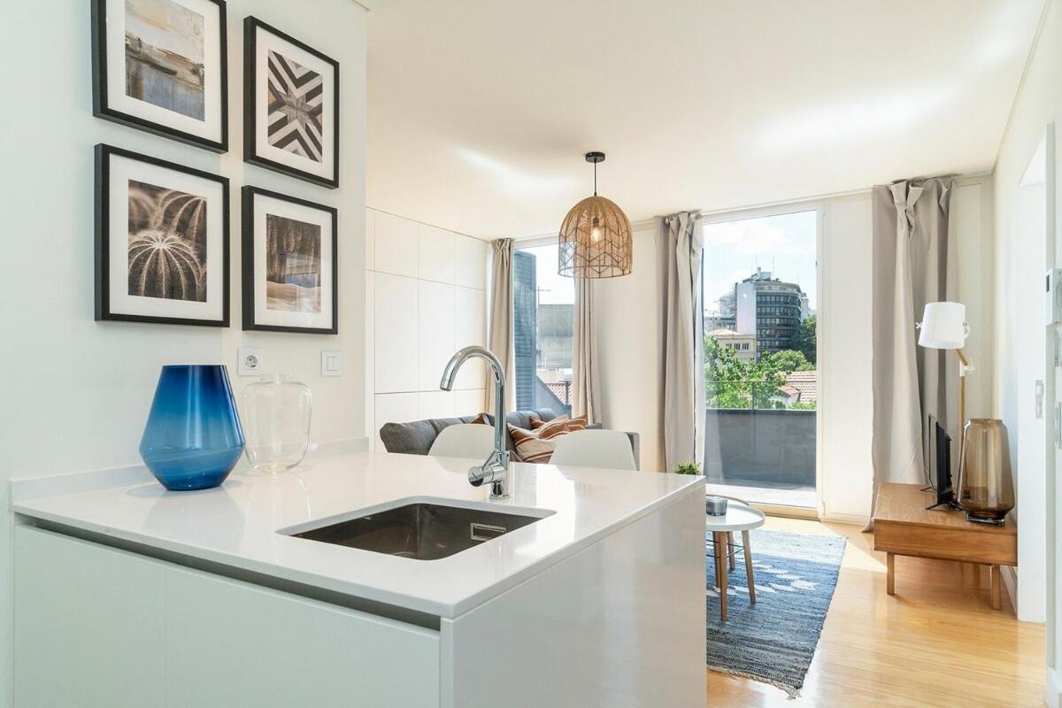 Modern 1 Bedroom Lisbon Apartment With Balcony Екстер'єр фото